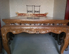 蒙式实木雕刻桌子